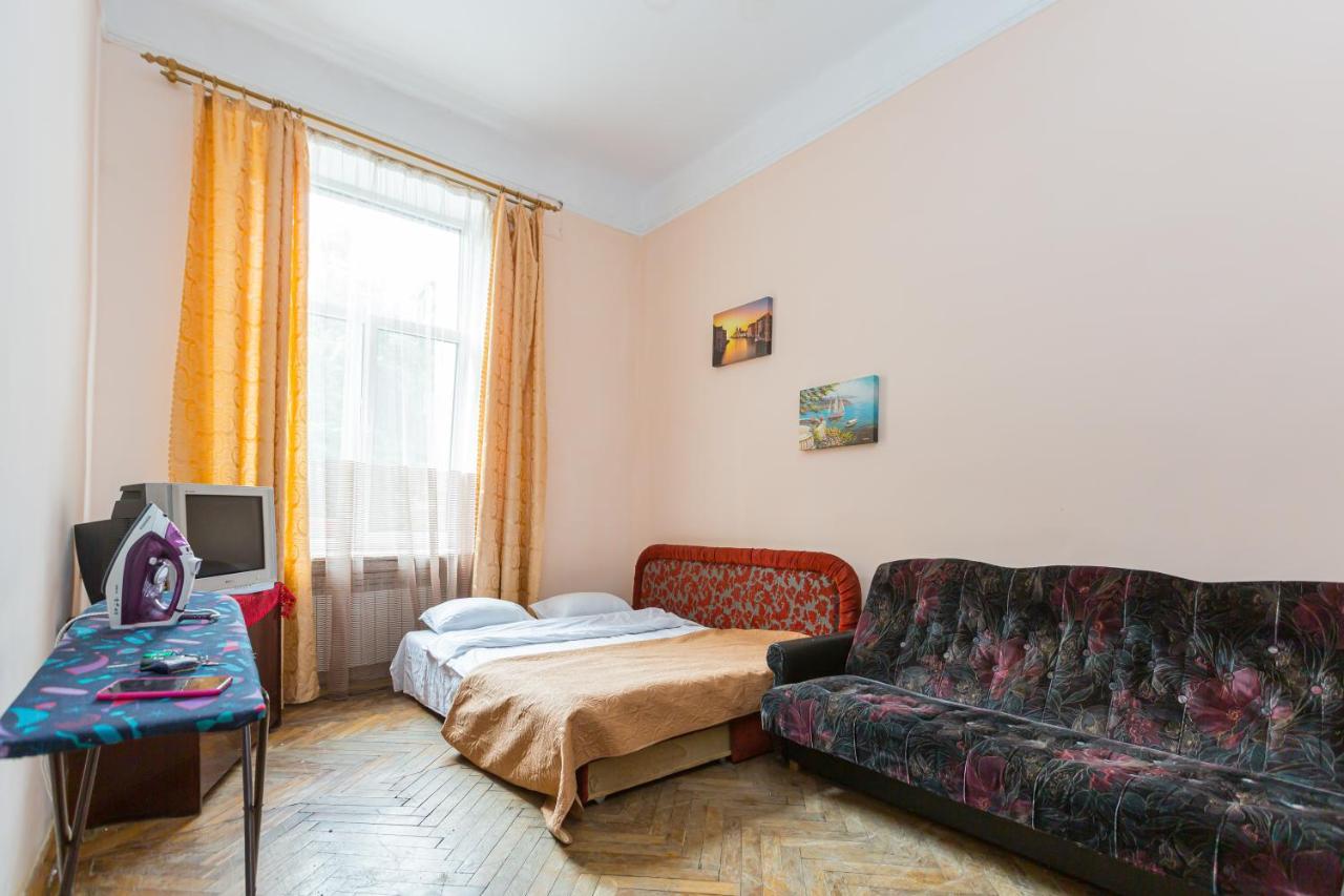 подобово у львові на вулиці щепкіна 5 *